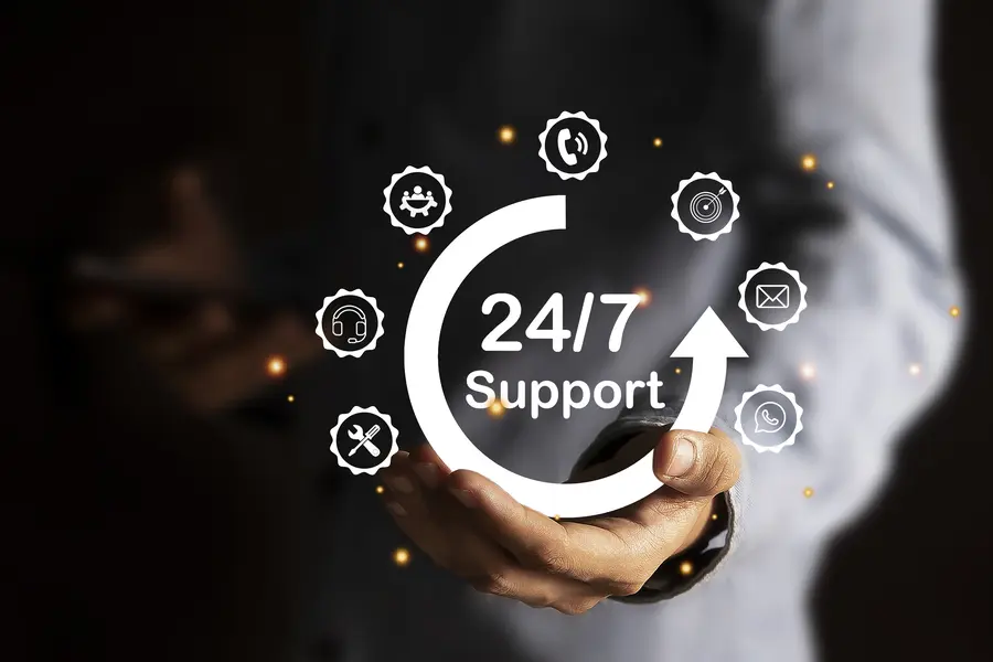 247-support A team offering 24/7 IT support, quickly resolving issues to keep businesses running.